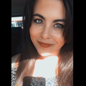 Meet your Posher, Melanie